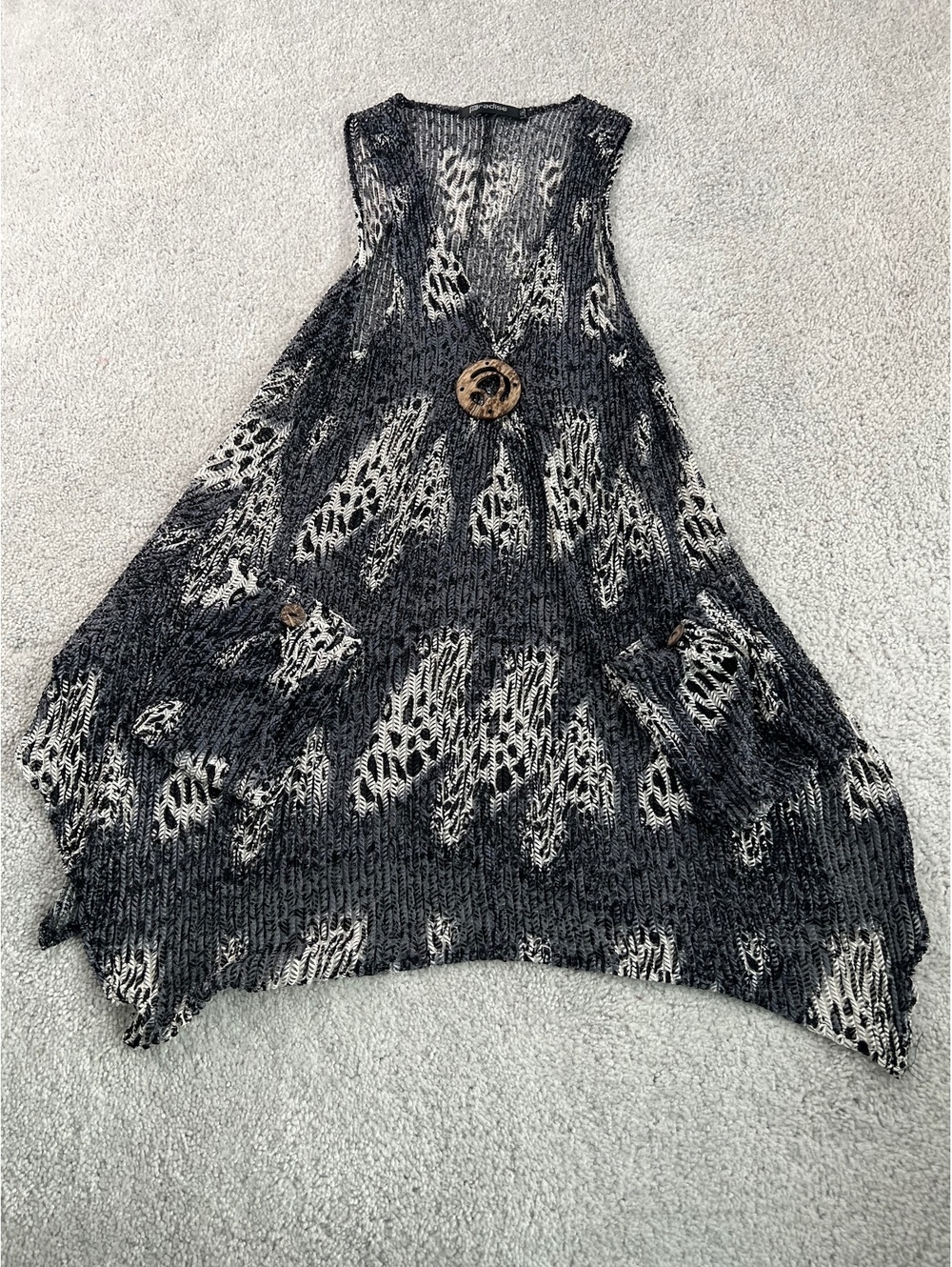 Paradise Black White Textured Boho Tunic Top Sleeveless Sharkbite Hem Pockets